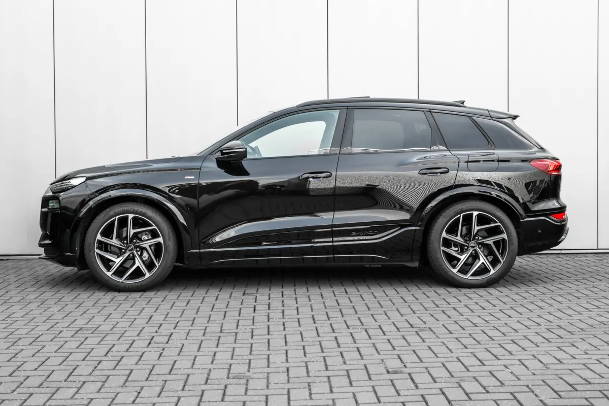 S edition performance 100 kWh 306PK | Trekhaak | Luchtvering | Panoramadak | Head-up display | Bang & Olufsen