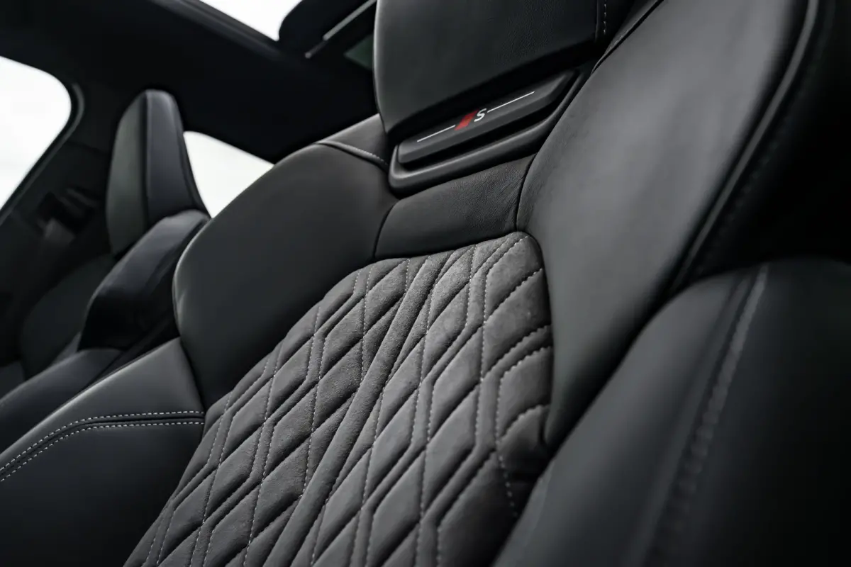 S edition performance 100 kWh 306PK | Trekhaak | Luchtvering | Panoramadak | Head-up display | Bang & Olufsen
