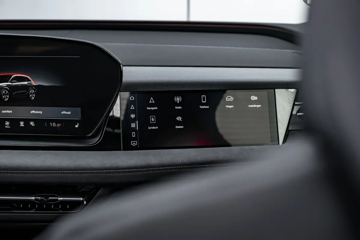 S edition performance 100 kWh 306PK | Trekhaak | Luchtvering | Panoramadak | Head-up display | Bang & Olufsen