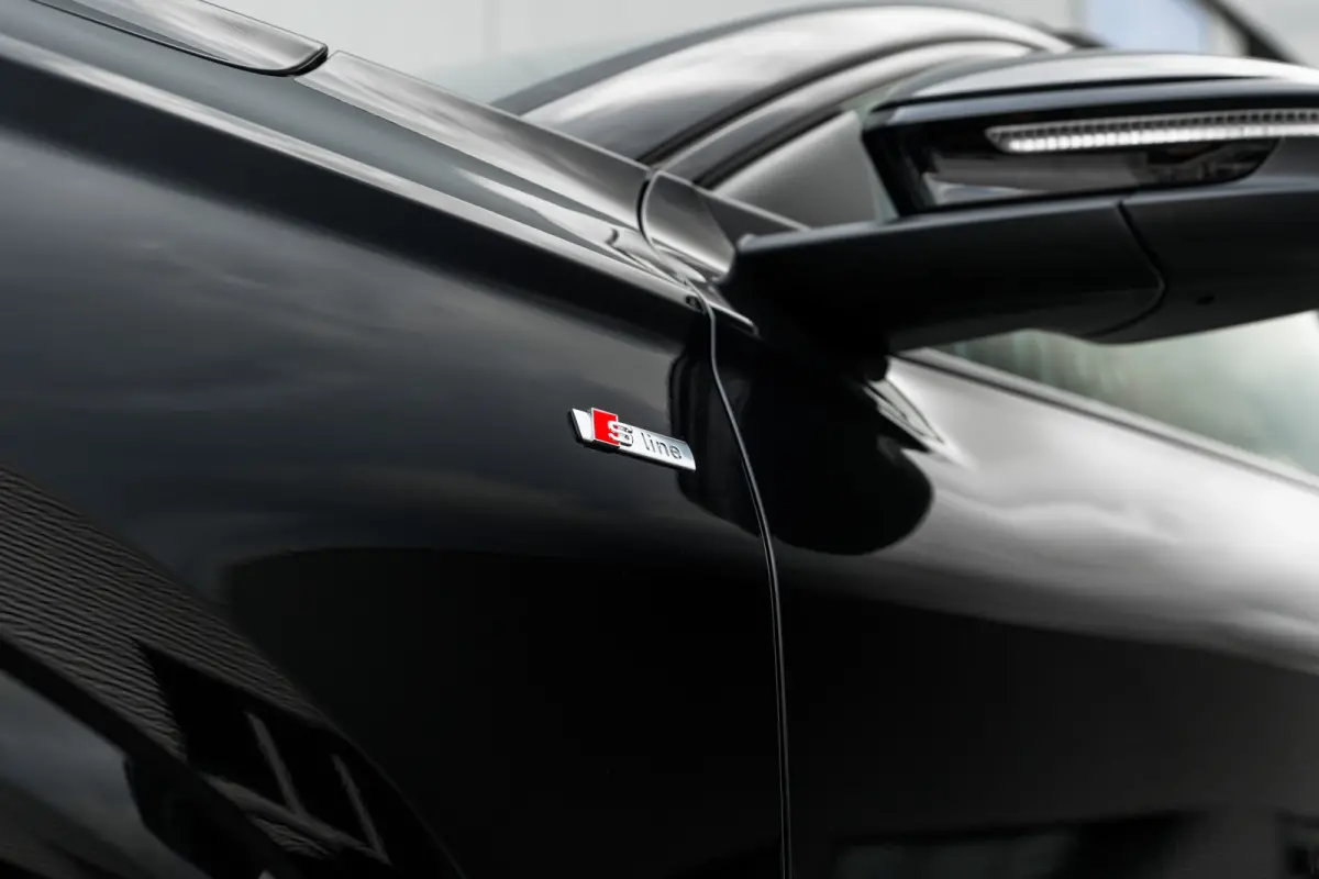 S edition performance 100 kWh 306PK | Trekhaak | Luchtvering | Panoramadak | Head-up display | Bang & Olufsen
