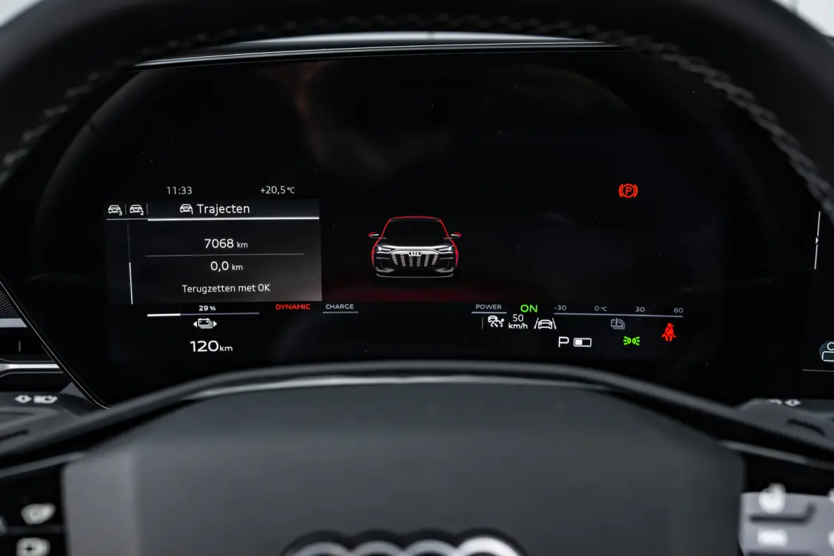 S edition performance 100 kWh 306PK | Trekhaak | Luchtvering | Panoramadak | Head-up display | Bang & Olufsen