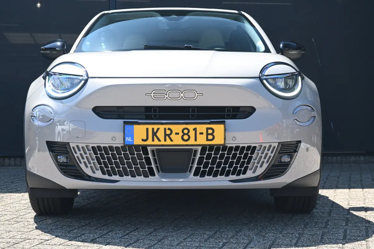 Urban 54 kWh tot 8 Jaar garantie! 96%SOH! 7,4 kWh boordlader | Climate Control | Navigatie by App | Draadloos Apple Carplay & Android Auto | !!