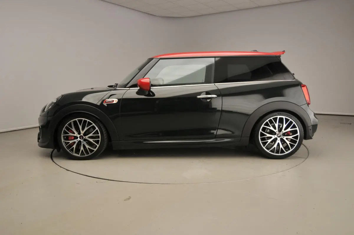 JCW Automaat / JCW Stoelen / Getint Glas / Head-up / Harman-Kardon / Active Cruise / Alu wielen 18 inch