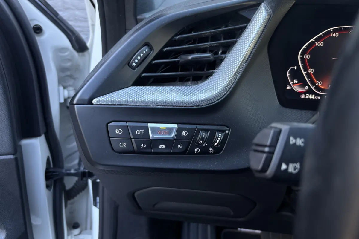 118i Sportline | Sportleder | Comfort Acces | Stoel+Stuurverwarming | PDC V+A | Carplay