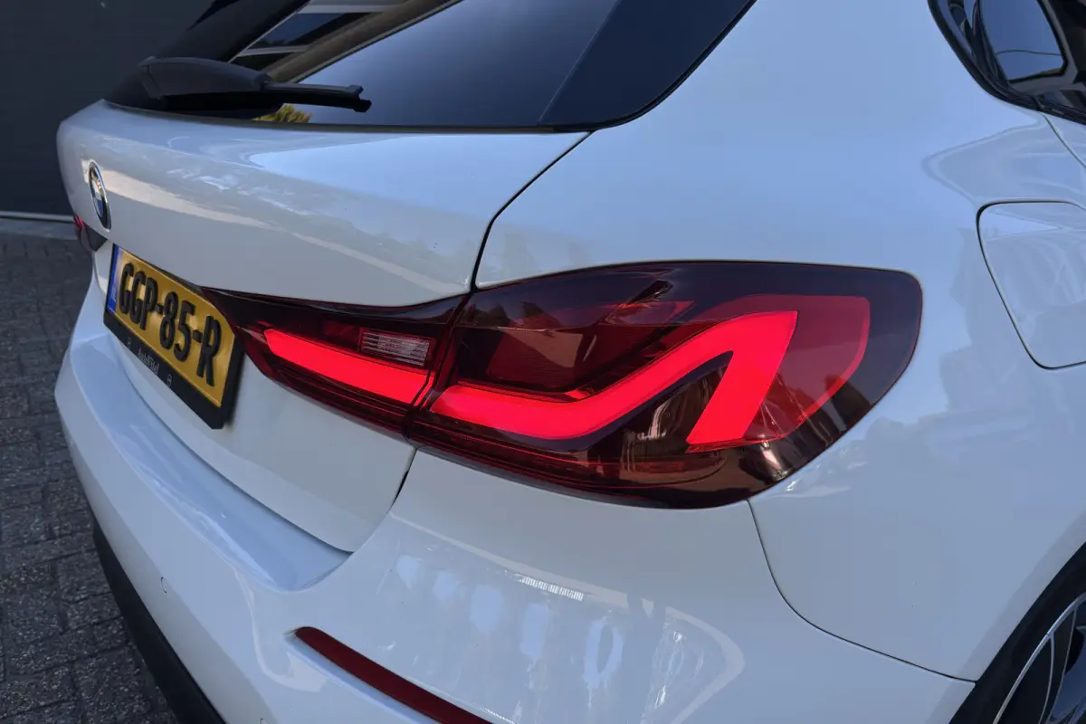 118i Sportline | Sportleder | Comfort Acces | Stoel+Stuurverwarming | PDC V+A | Carplay