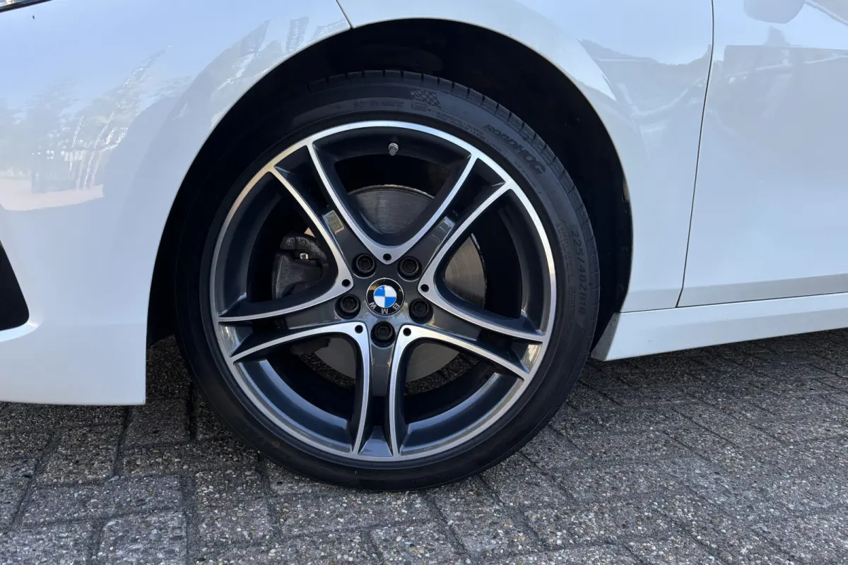 118i Sportline | Sportleder | Comfort Acces | Stoel+Stuurverwarming | PDC V+A | Carplay
