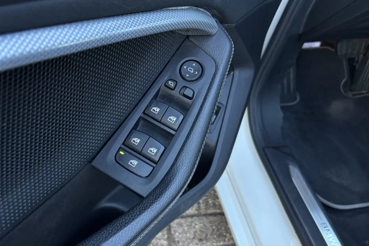 118i Sportline | Sportleder | Comfort Acces | Stoel+Stuurverwarming | PDC V+A | Carplay