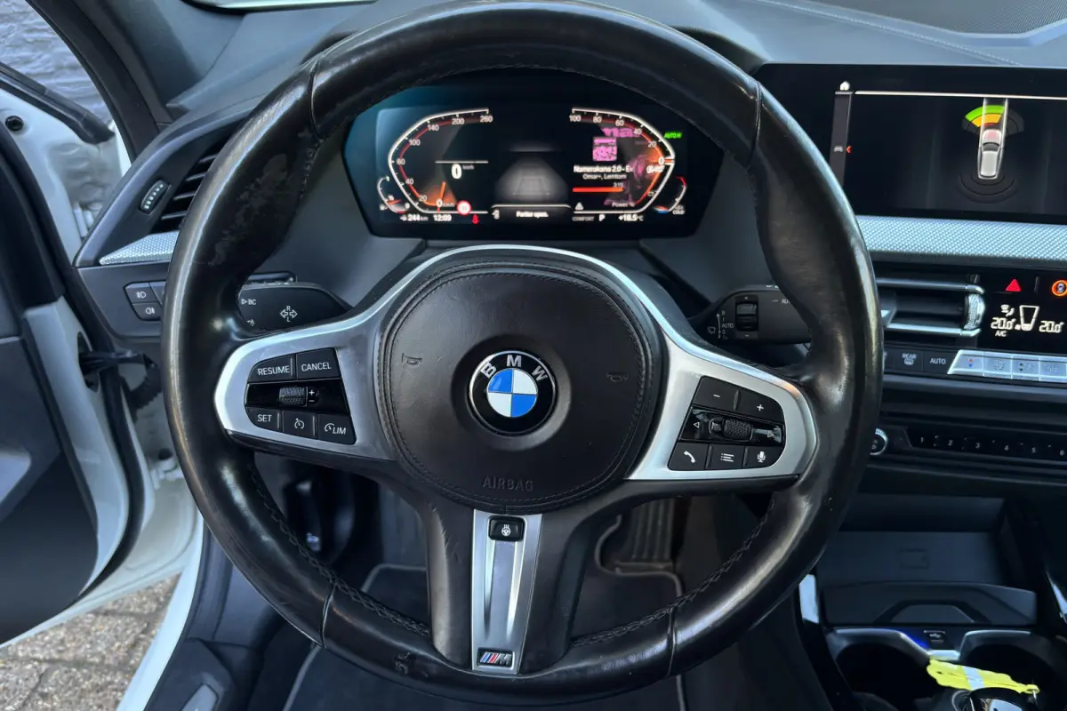 118i Sportline | Sportleder | Comfort Acces | Stoel+Stuurverwarming | PDC V+A | Carplay