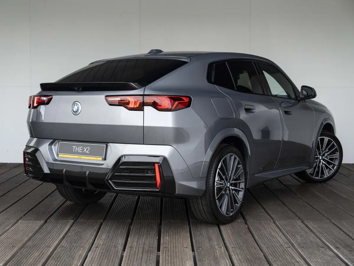 eDrive20 Pure Edition 67 kWh M Sportpakket | Premium Pack