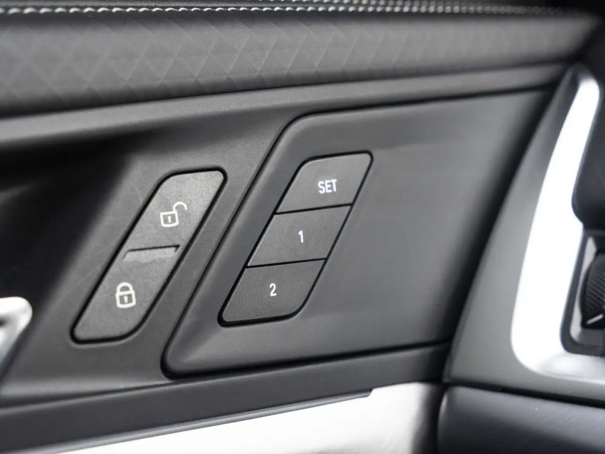 eDrive20 Pure Edition 67 kWh M Sportpakket | Premium Pack