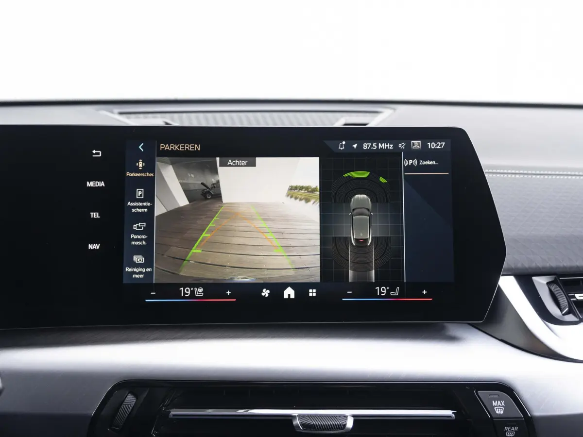 eDrive20 Pure Edition 67 kWh M Sportpakket | Premium Pack