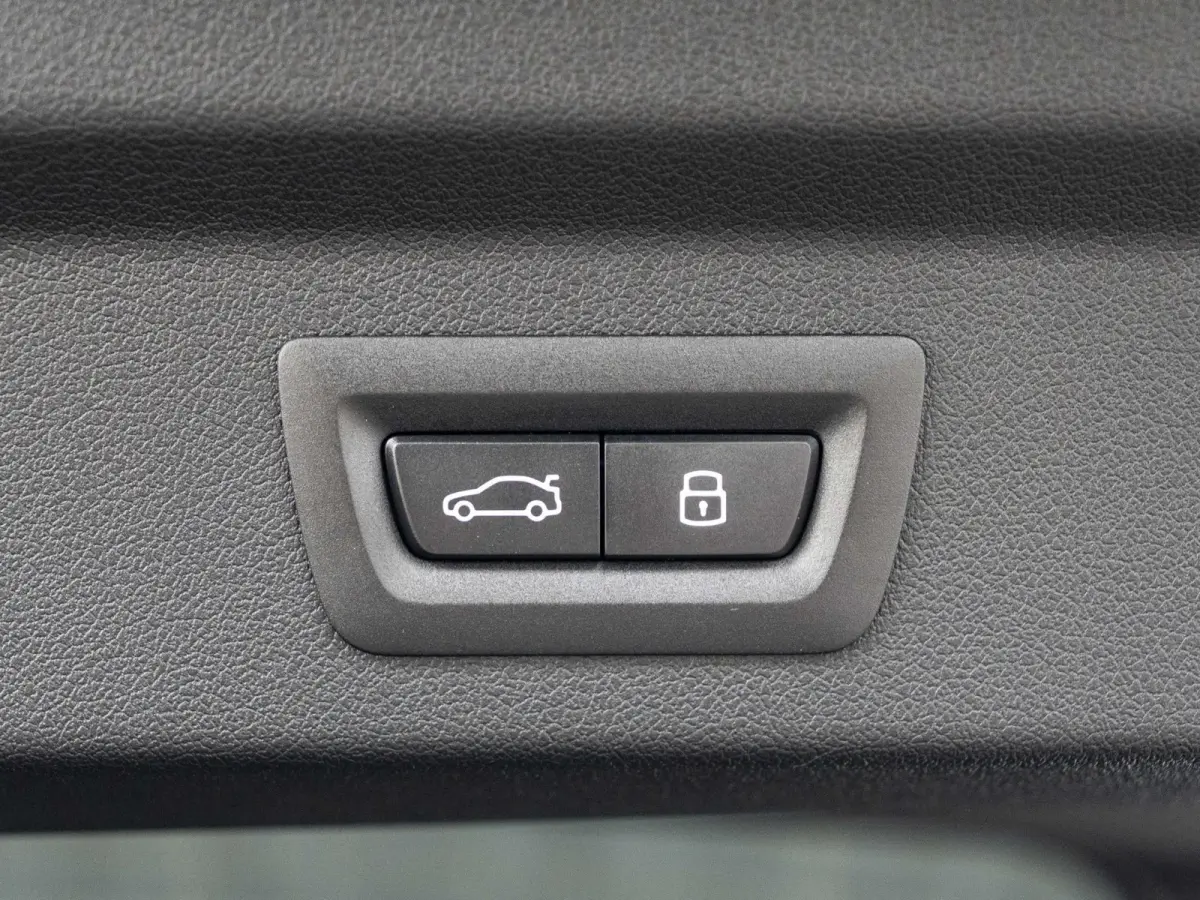 eDrive20 Pure Edition 67 kWh M Sportpakket | Premium Pack