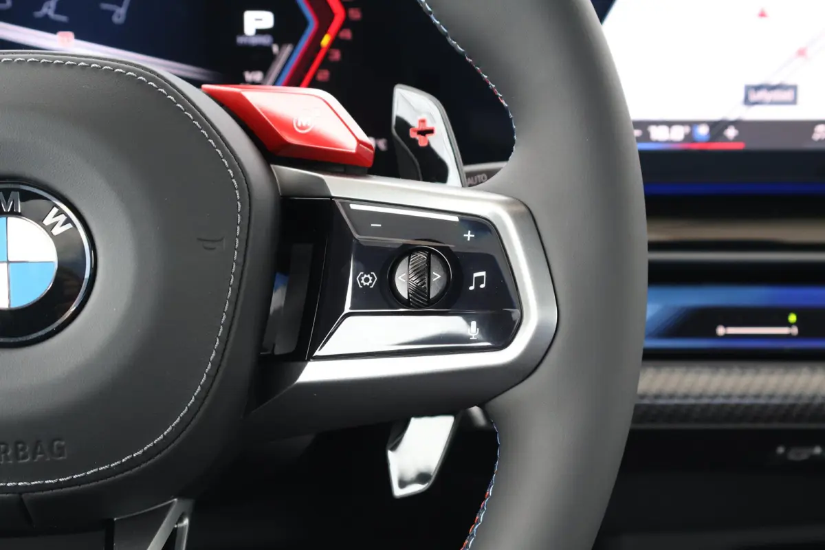 Sedan | M Drivers Pack | Comfort Pack | Bowers & Wilkins | Panoramadak