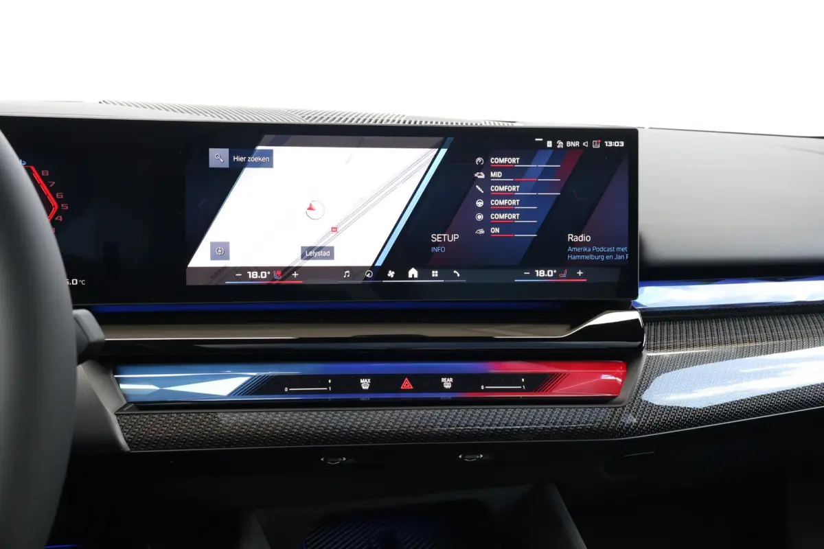 Sedan | M Drivers Pack | Comfort Pack | Bowers & Wilkins | Panoramadak