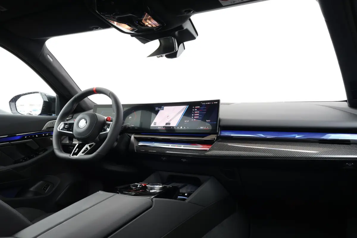 Sedan | M Drivers Pack | Comfort Pack | Bowers & Wilkins | Panoramadak