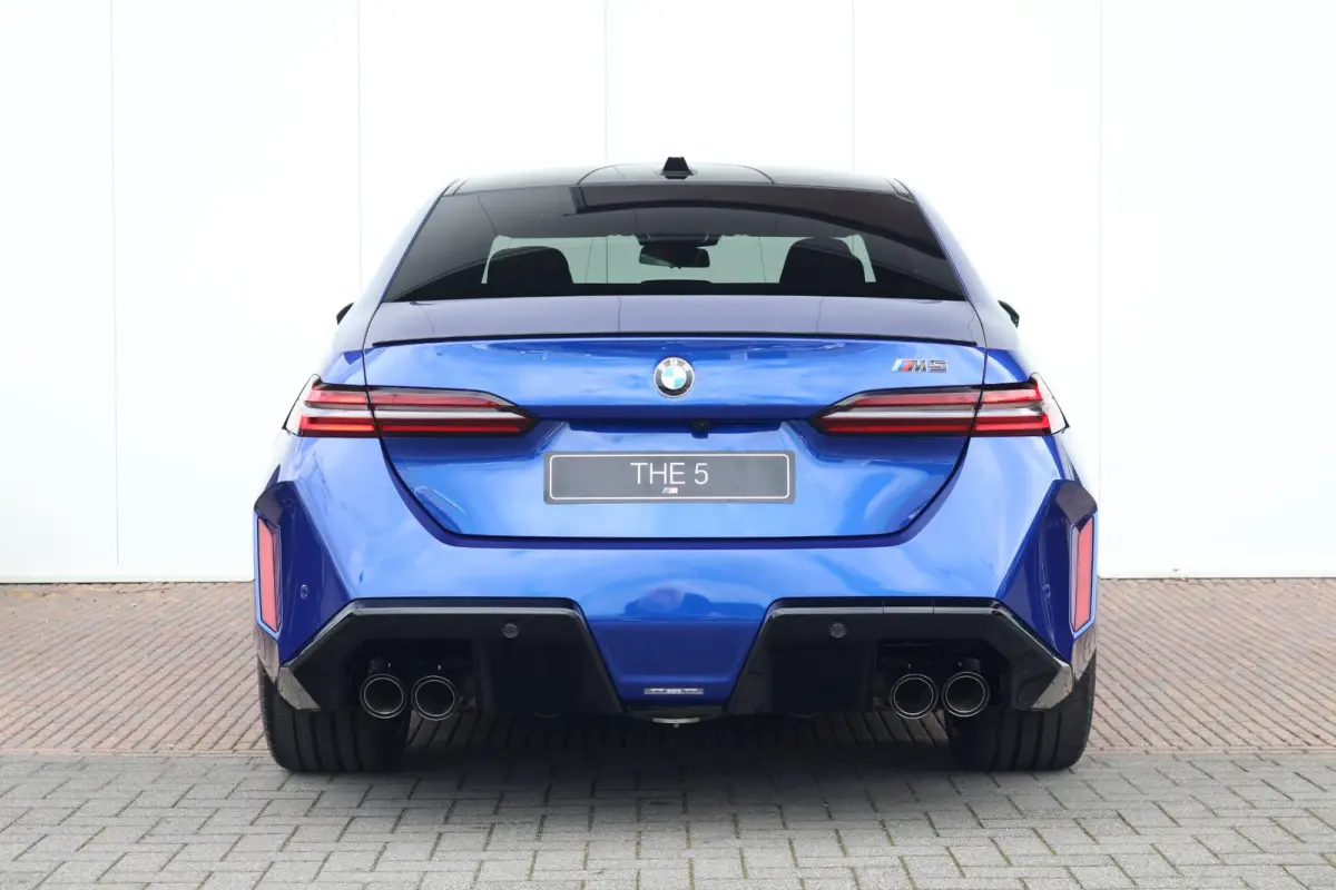 Sedan | M Drivers Pack | Comfort Pack | Bowers & Wilkins | Panoramadak