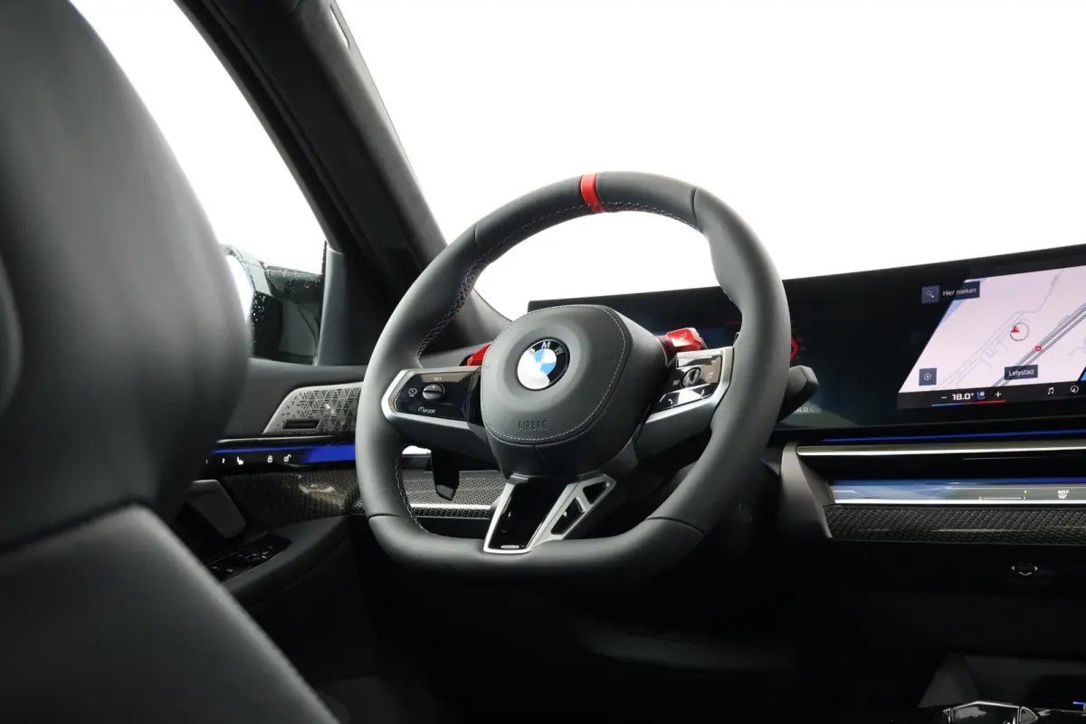 Sedan | M Drivers Pack | Comfort Pack | Bowers & Wilkins | Panoramadak