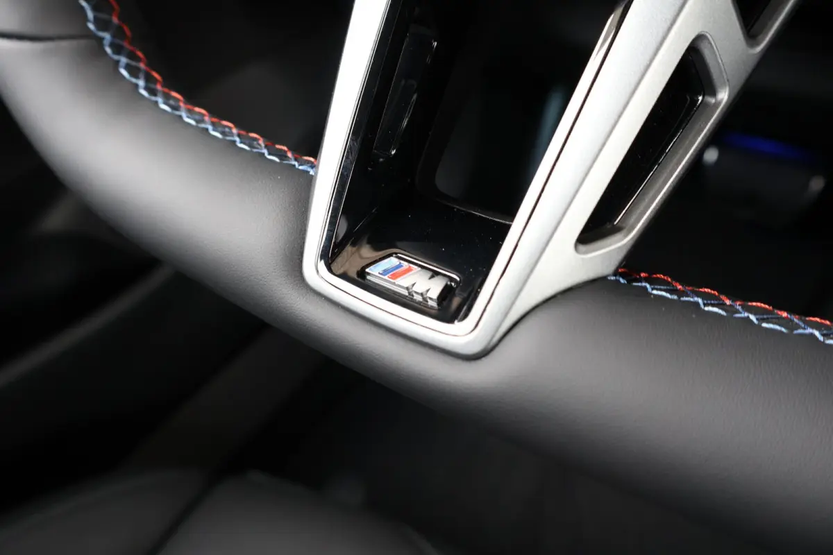 Sedan | M Drivers Pack | Comfort Pack | Bowers & Wilkins | Panoramadak