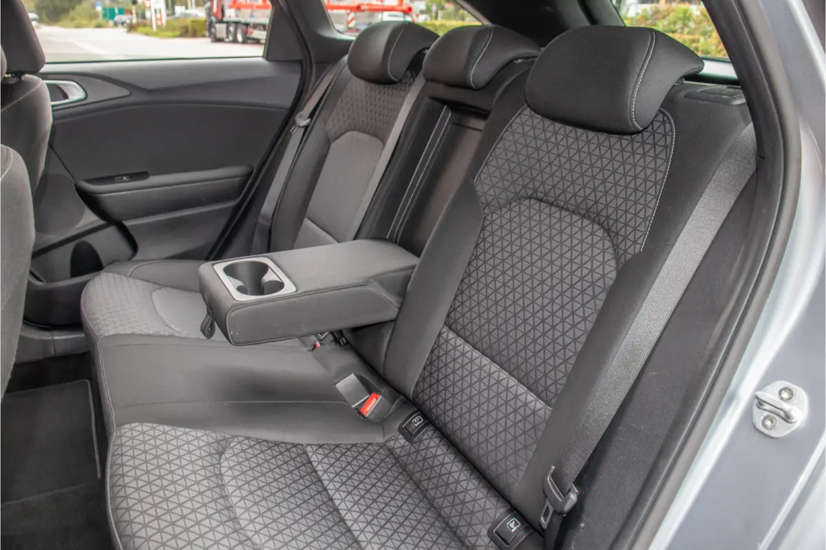 1.0 T-GDi DynamicLine, Origineel NL, Camera, Carplay, DAB+, Navigatie, PDC, Climate control, Cruise control.