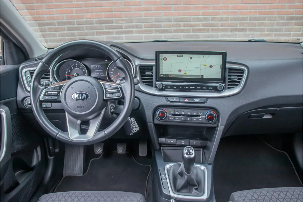 1.0 T-GDi DynamicLine, Origineel NL, Camera, Carplay, DAB+, Navigatie, PDC, Climate control, Cruise control.