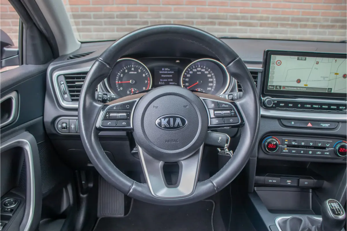 1.0 T-GDi DynamicLine, Origineel NL, Camera, Carplay, DAB+, Navigatie, PDC, Climate control, Cruise control.