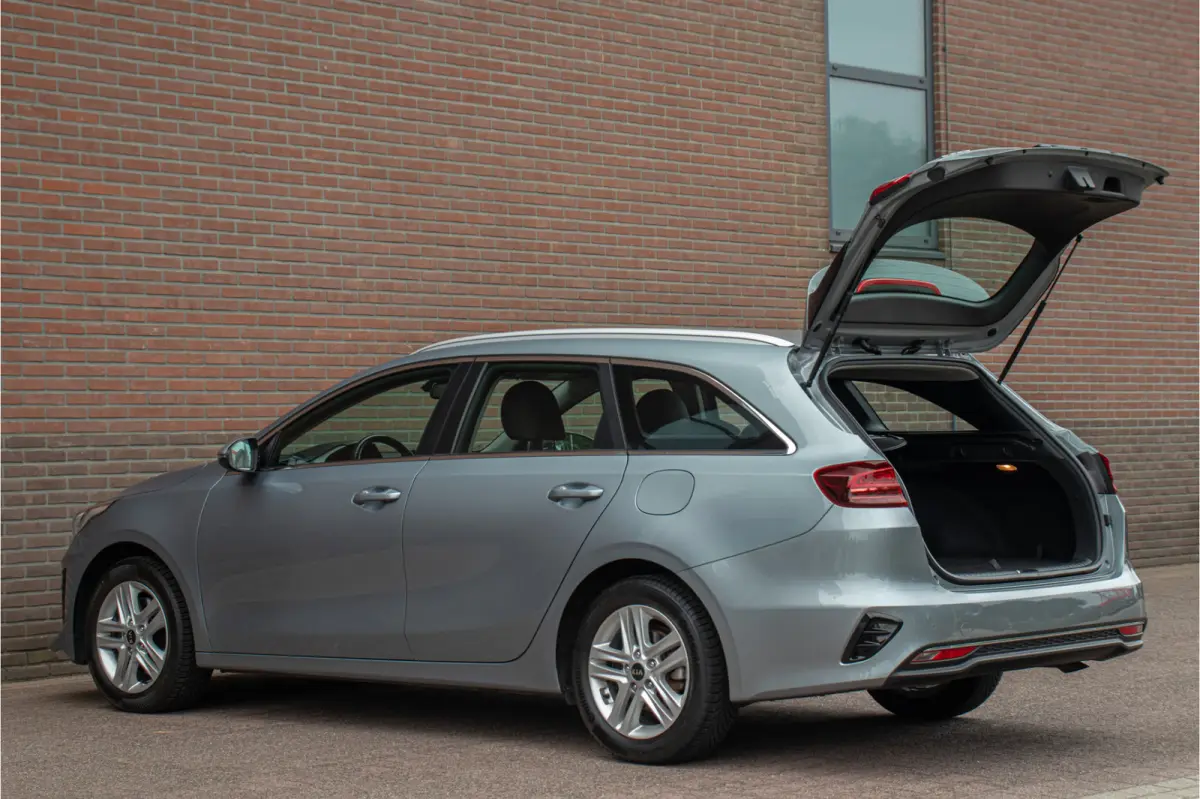 1.0 T-GDi DynamicLine, Origineel NL, Camera, Carplay, DAB+, Navigatie, PDC, Climate control, Cruise control.