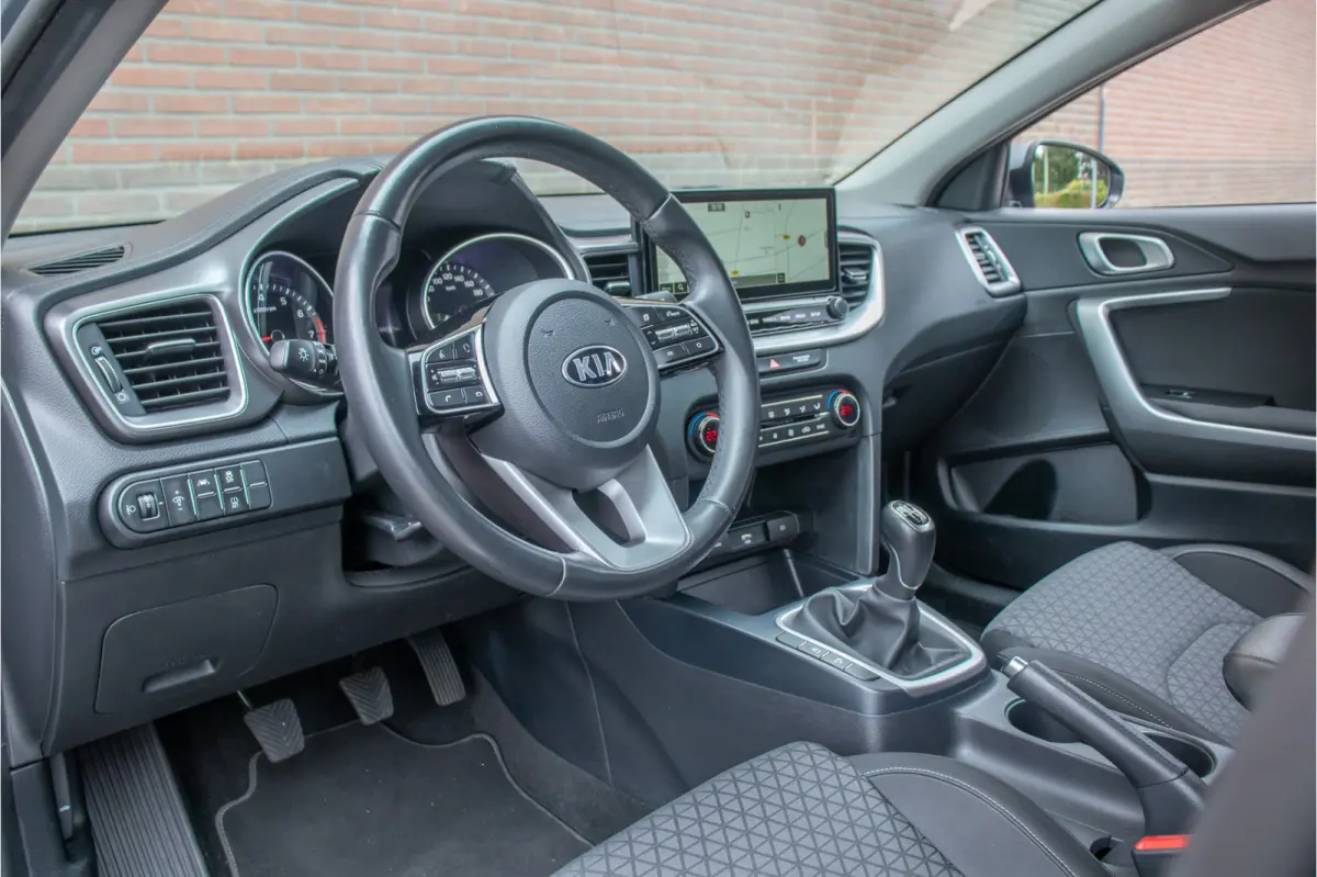 1.0 T-GDi DynamicLine, Origineel NL, Camera, Carplay, DAB+, Navigatie, PDC, Climate control, Cruise control.