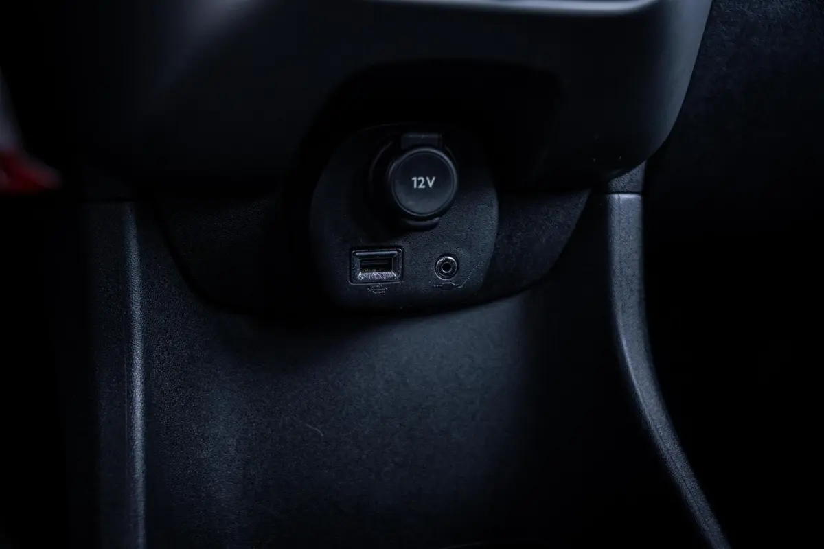 1.0 e-VTi Feel*AIRCO*5-DEURS*NAP*BLUETOOTH*