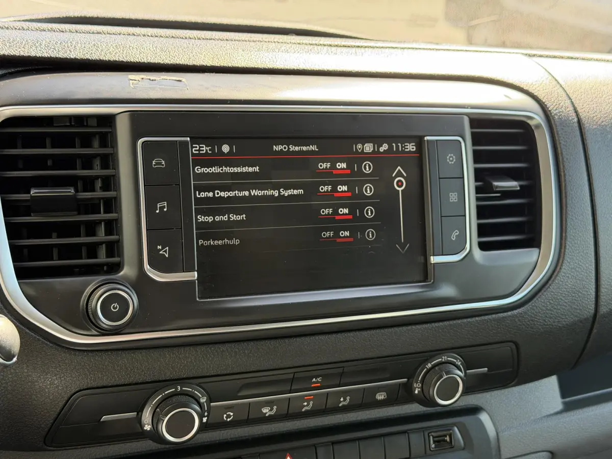 2.0 BlueHDI 120 L3*NAVI*CRUISE*A/C*CARPLAY*3PERS*