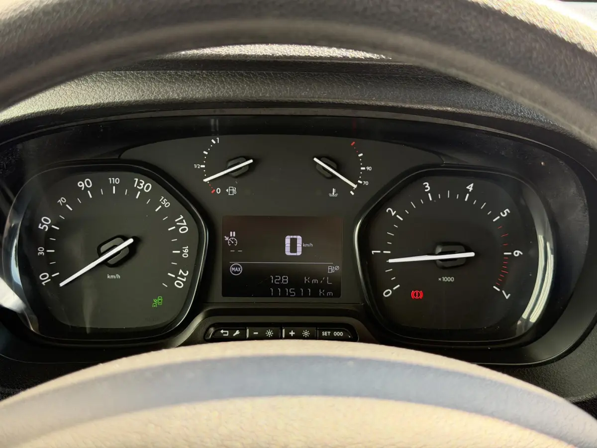 2.0 BlueHDI 120 L3*NAVI*CRUISE*A/C*CARPLAY*3PERS*