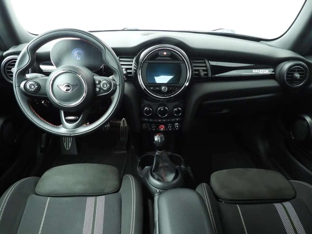 Cooper JCW Pakket / Sportstoelen / Stoelverwarming / LED / Cruise / PDC / Alu wielen 17 inch