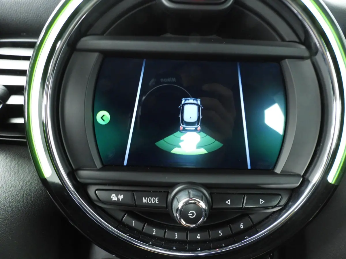 Cooper JCW Pakket / Sportstoelen / Stoelverwarming / LED / Cruise / PDC / Alu wielen 17 inch