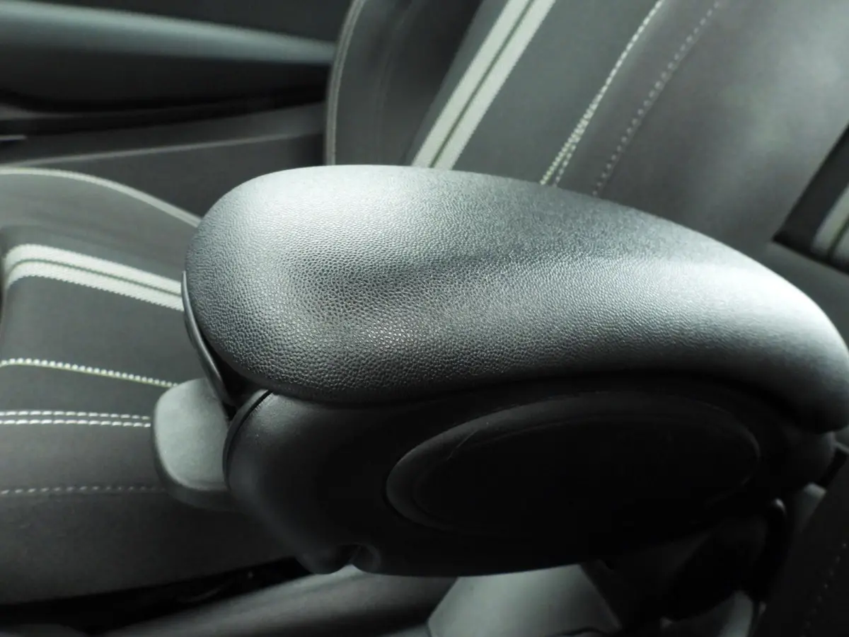 Cooper JCW Pakket / Sportstoelen / Stoelverwarming / LED / Cruise / PDC / Alu wielen 17 inch
