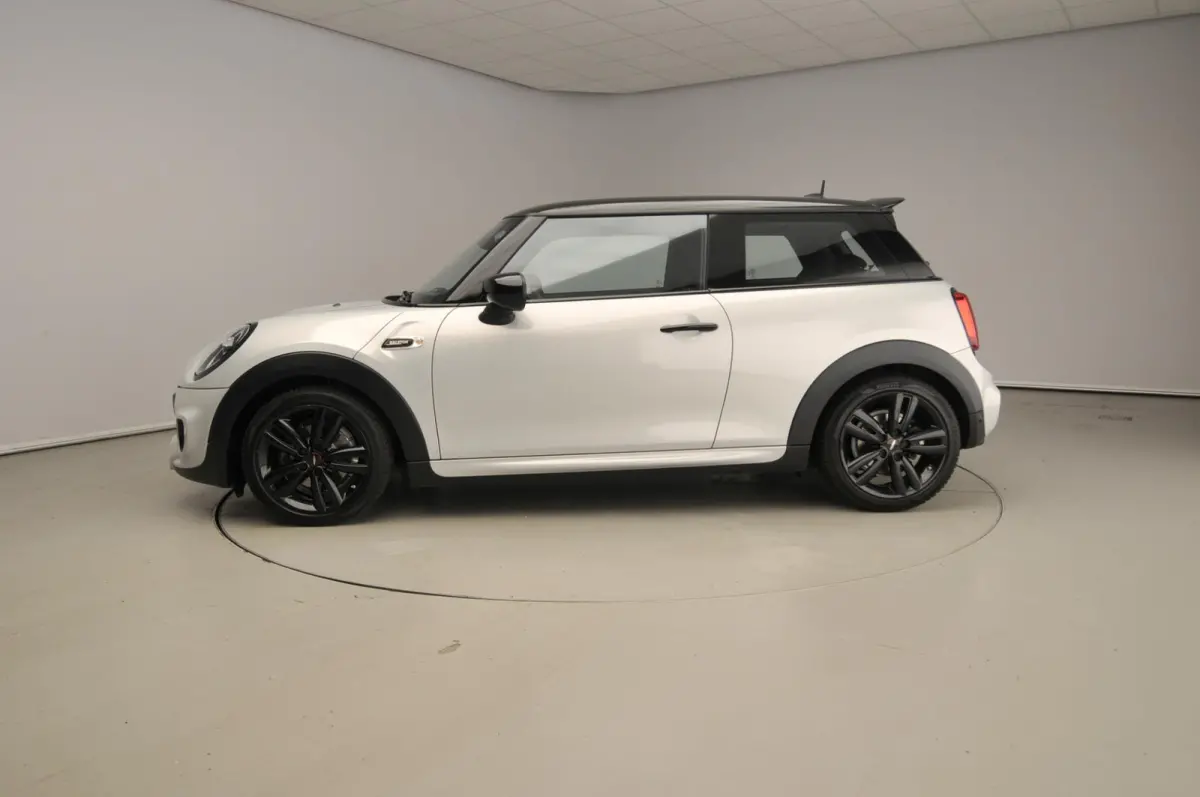 Cooper JCW Pakket / Sportstoelen / Stoelverwarming / LED / Cruise / PDC / Alu wielen 17 inch