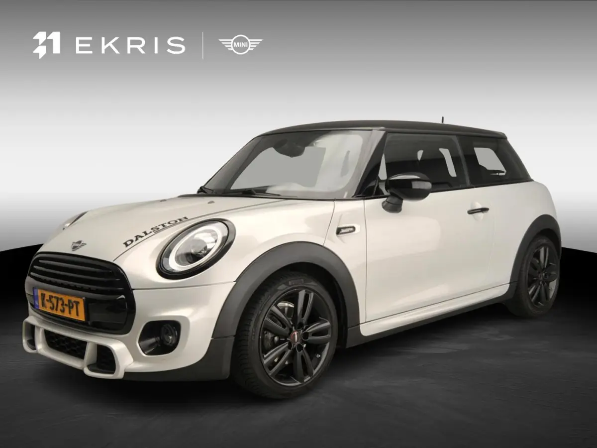 Cooper JCW Pakket / Sportstoelen / Stoelverwarming / LED / Cruise / PDC / Alu wielen 17 inch