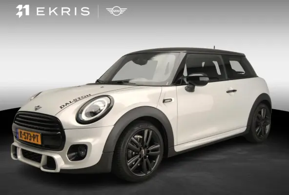 Cooper JCW Pakket / Sportstoelen / Stoelverwarming / LED / Cruise / PDC / Alu wielen 17 inch
