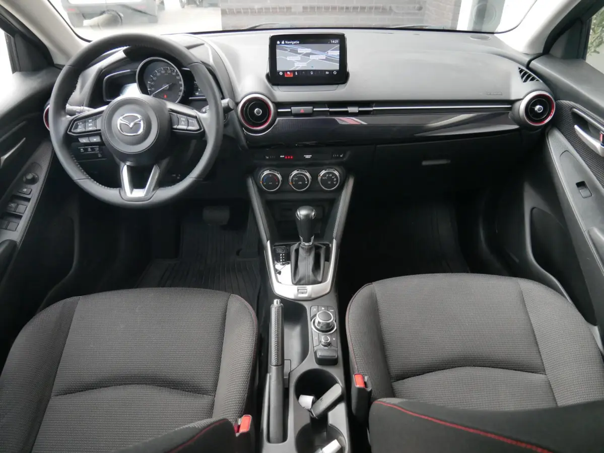 1.5 Skyactiv-G Homura Camera| Navi+BT| Cruise| Speciaal kleur