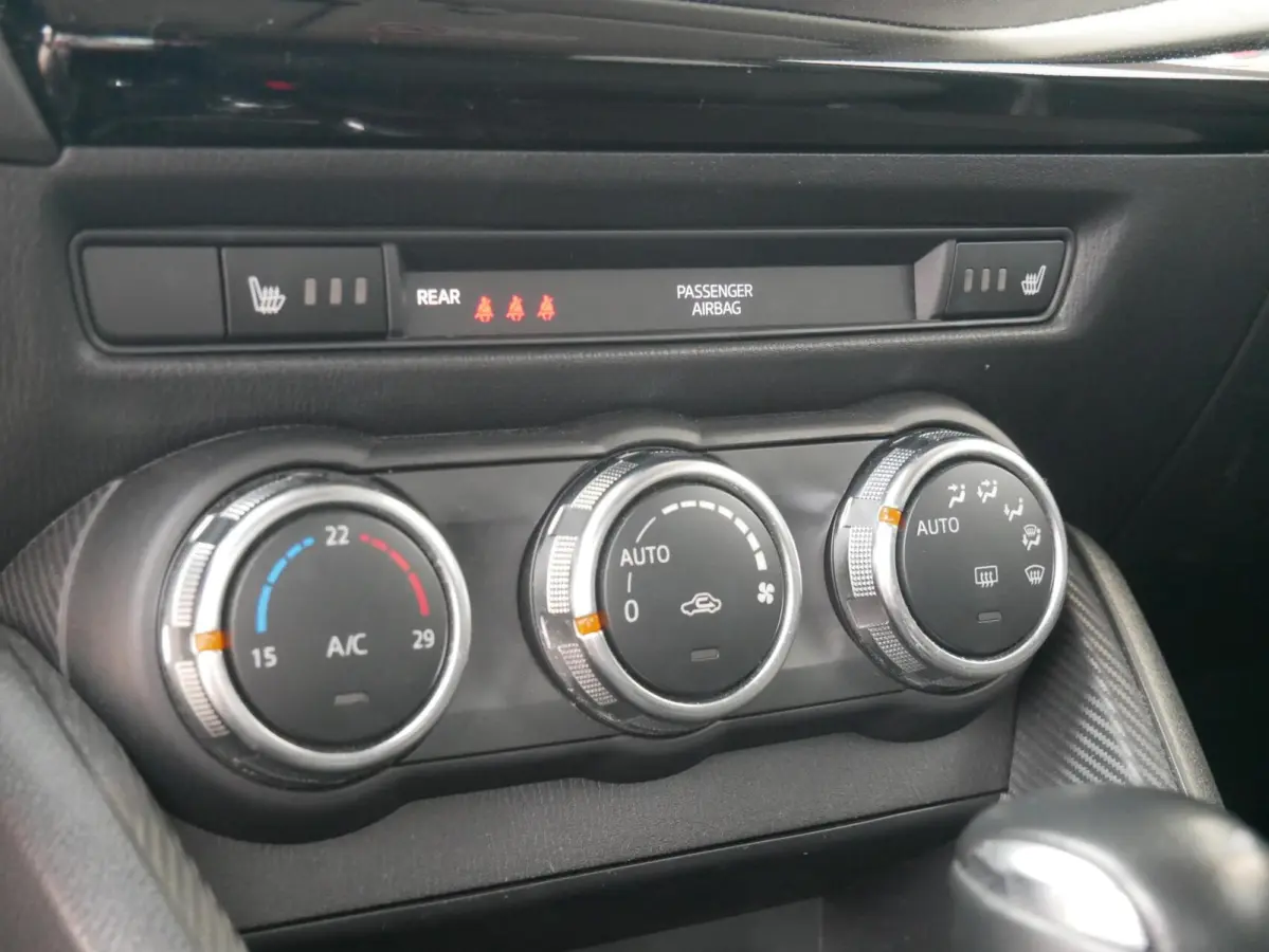 1.5 Skyactiv-G Homura Camera| Navi+BT| Cruise| Speciaal kleur