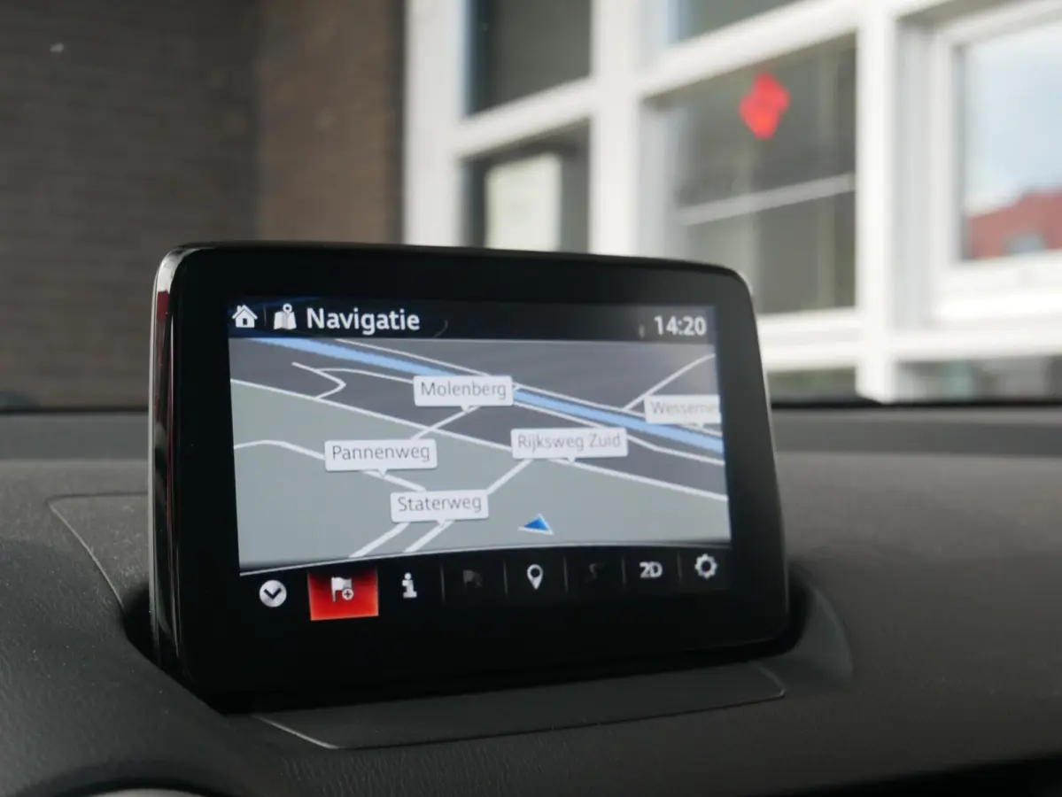 1.5 Skyactiv-G Homura Camera| Navi+BT| Cruise| Speciaal kleur