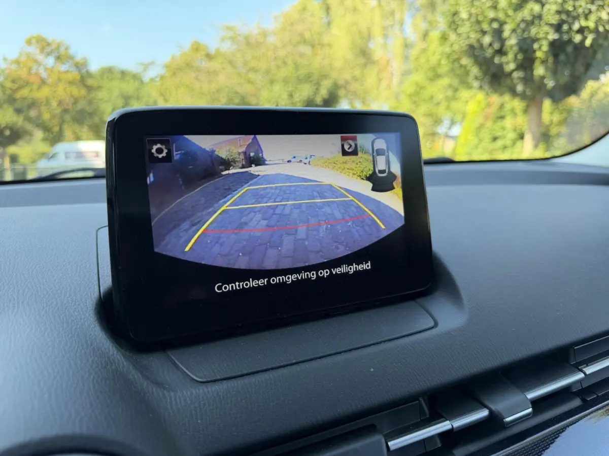 1.5 Skyactiv-G Homura Camera| Navi+BT| Cruise| Speciaal kleur
