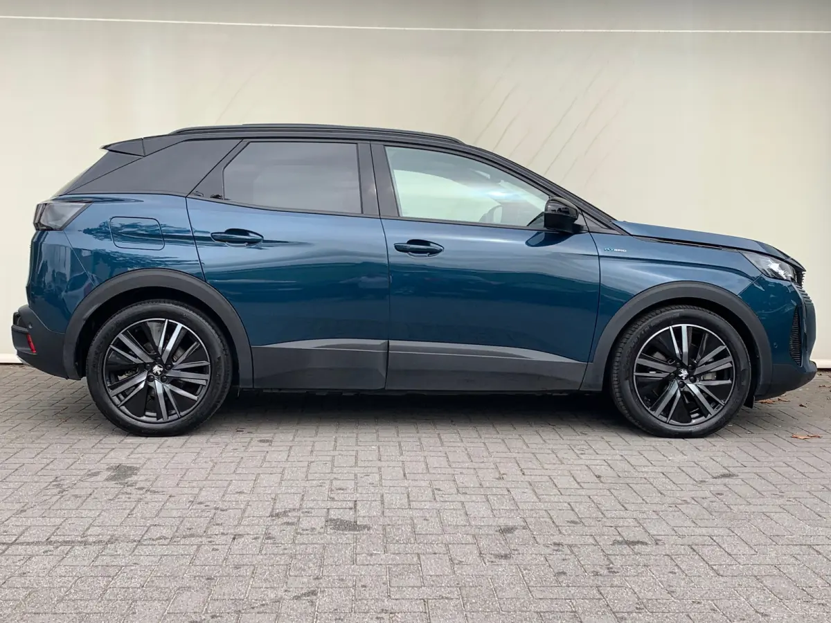 1.6 HYbrid 225 GT Airco | Camera | Cruise Adaptief | DAB | Focal-Audio | Keyless | LMV 19" | Navi | Pano | Stoelverwarming |