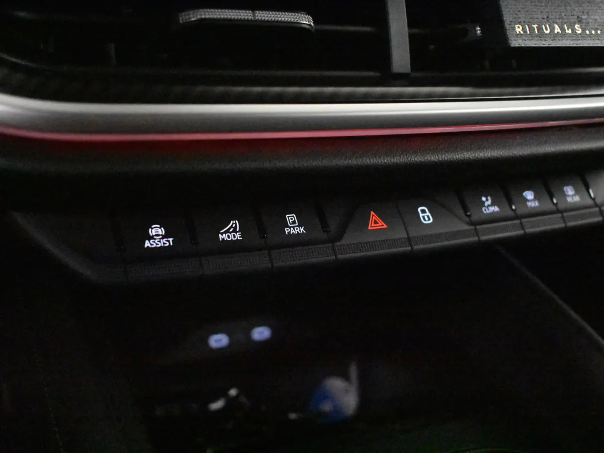 60 Sportline | Achteruitrijcamera | Apple Carplay/Android Auto|telefoonintegratie premium | Bots herkenning en activatie