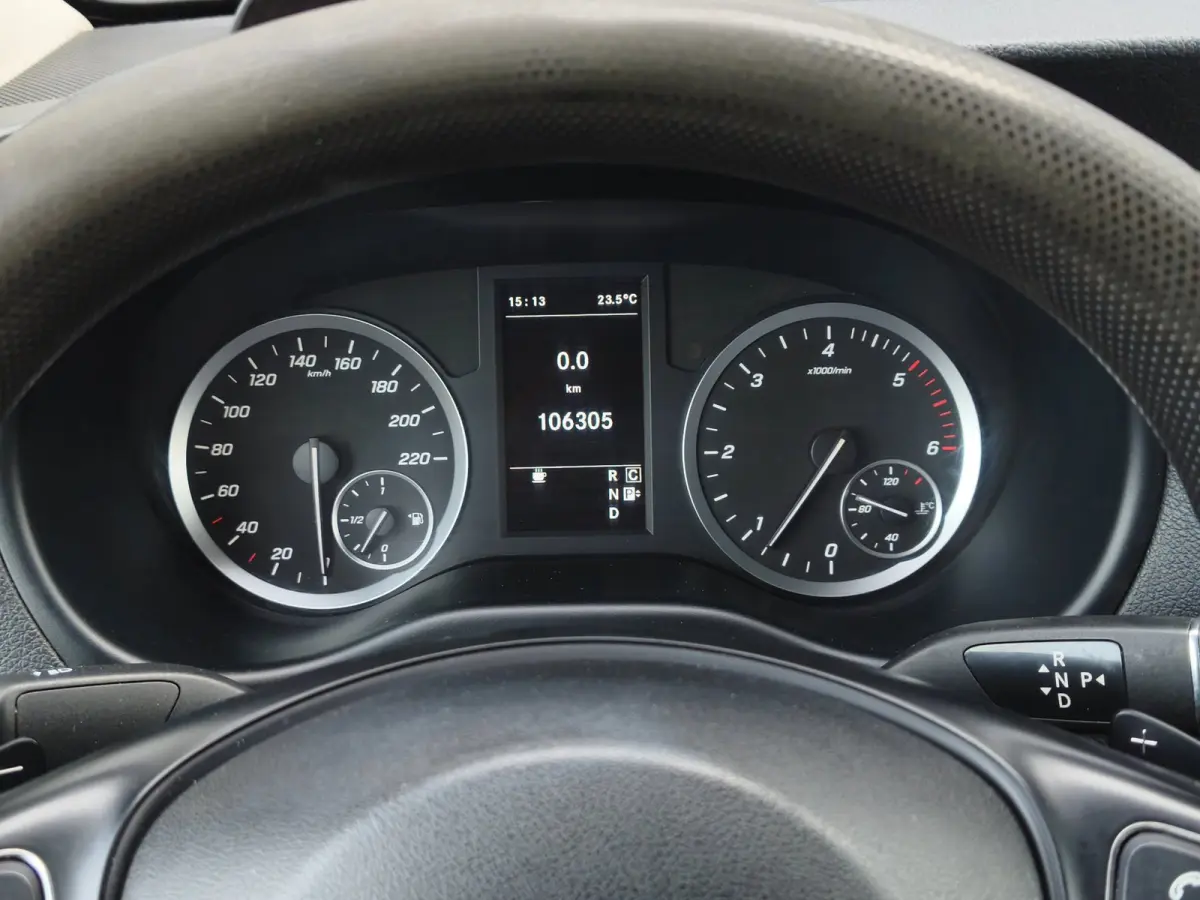 114CDI AUT LANG LEER PDC CRUISE CLIMATE