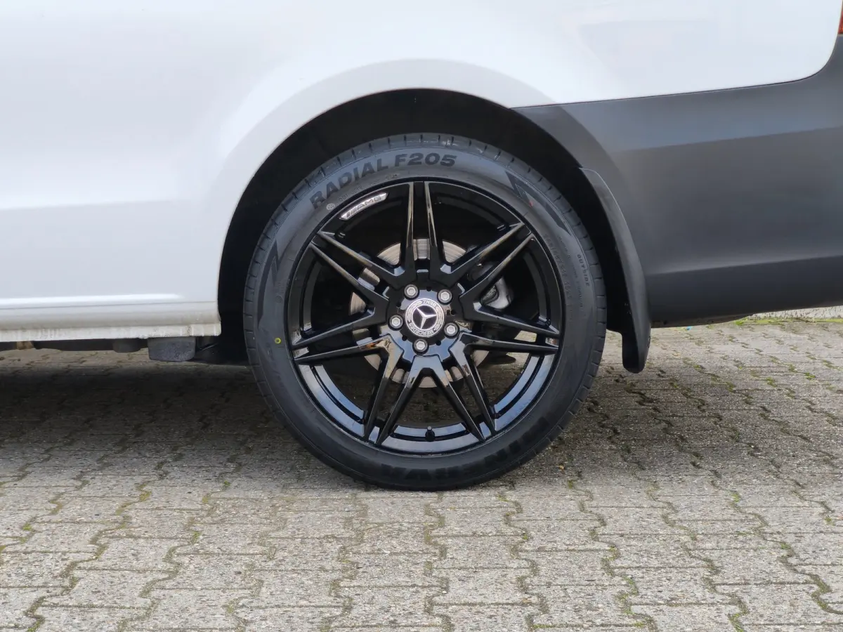 114CDI AUT LANG LEER PDC CRUISE CLIMATE