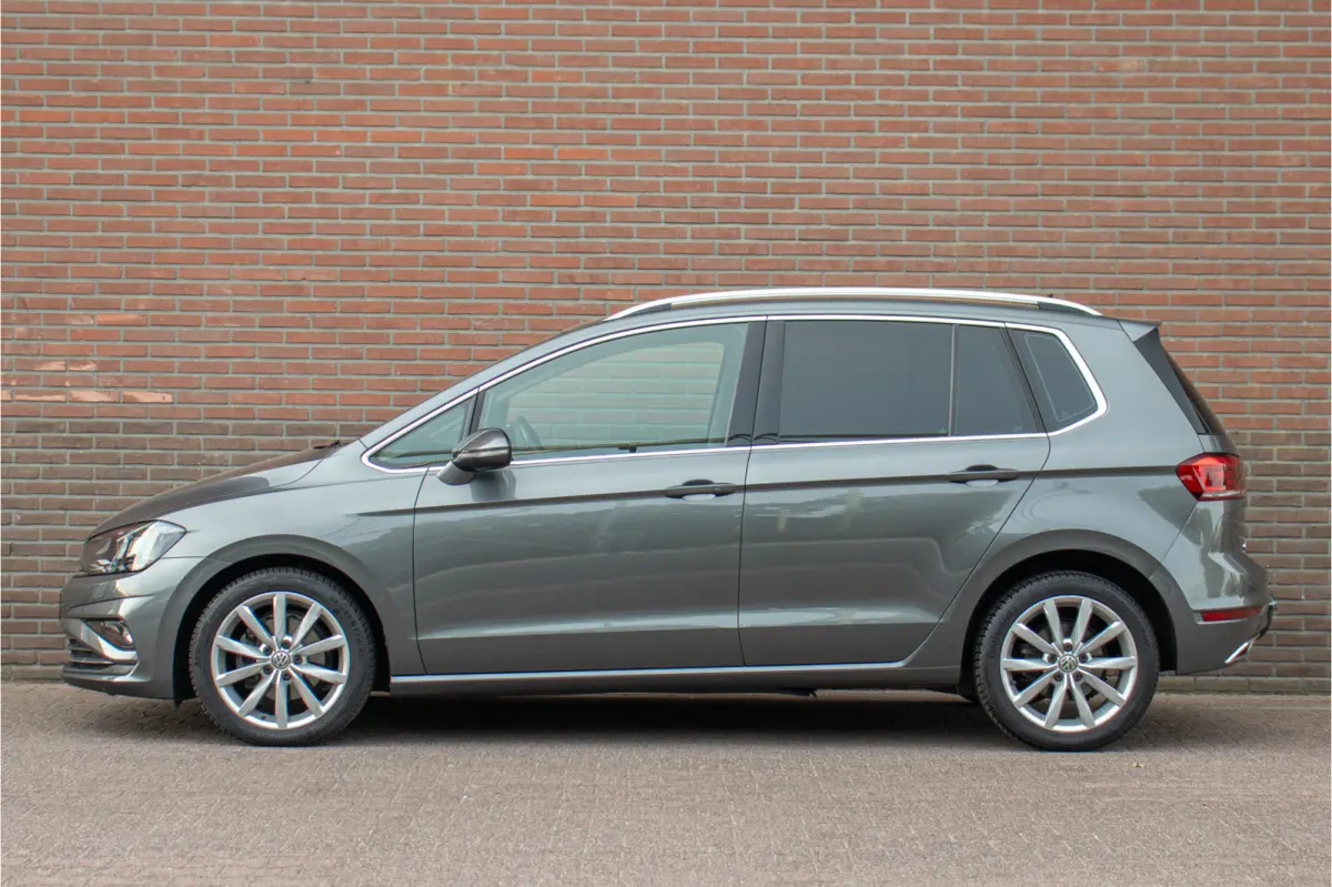 1.5 TSI DSG Highline, Origineel NL, Stoelverwarming, Camera, Trekhaak, Carplay, DAB+, Keyless.