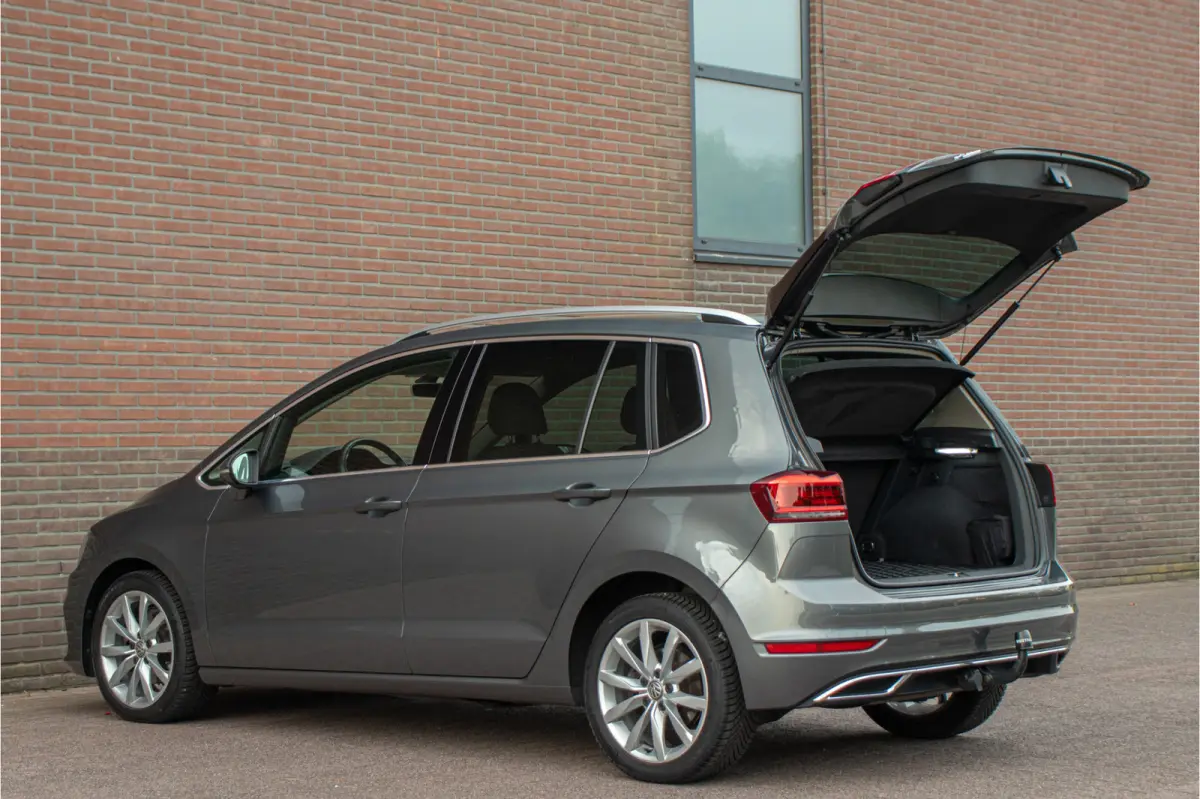 1.5 TSI DSG Highline, Origineel NL, Stoelverwarming, Camera, Trekhaak, Carplay, DAB+, Keyless.