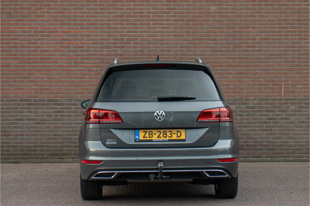 1.5 TSI DSG Highline, Origineel NL, Stoelverwarming, Camera, Trekhaak, Carplay, DAB+, Keyless.