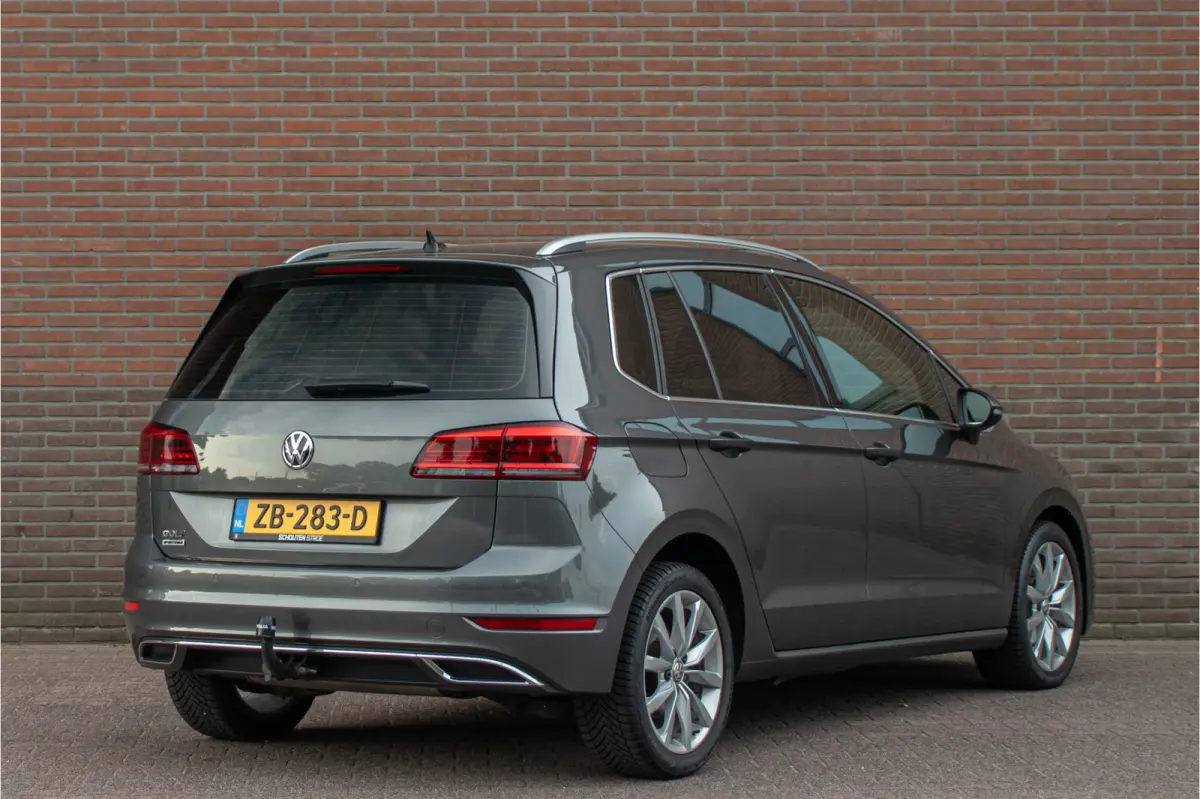 1.5 TSI DSG Highline, Origineel NL, Stoelverwarming, Camera, Trekhaak, Carplay, DAB+, Keyless.