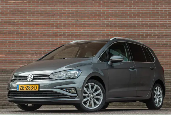 1.5 TSI DSG Highline, Origineel NL, Stoelverwarming, Camera, Trekhaak, Carplay, DAB+, Keyless.