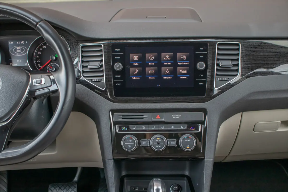 1.5 TSI DSG Highline, Origineel NL, Stoelverwarming, Camera, Trekhaak, Carplay, DAB+, Keyless.